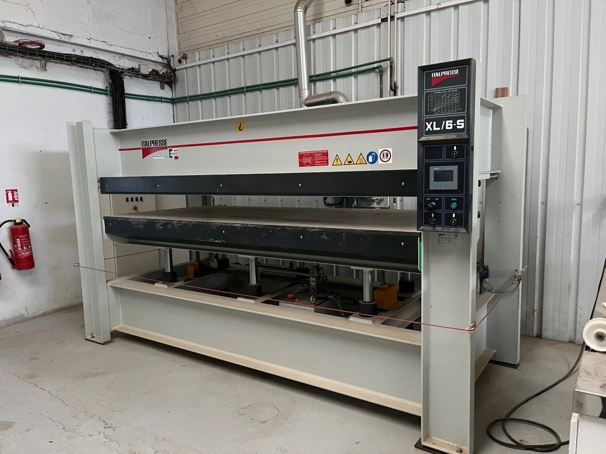 Photo Presse à Chaud NPC ITALPRESSE XL/6-S