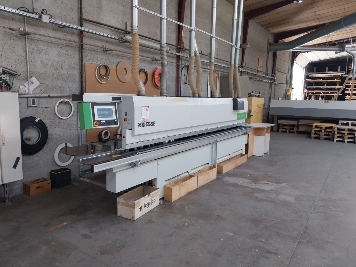 Photo Plaqueuse de Chant BIESSE EDGE AKRON 1440-A Numérique 