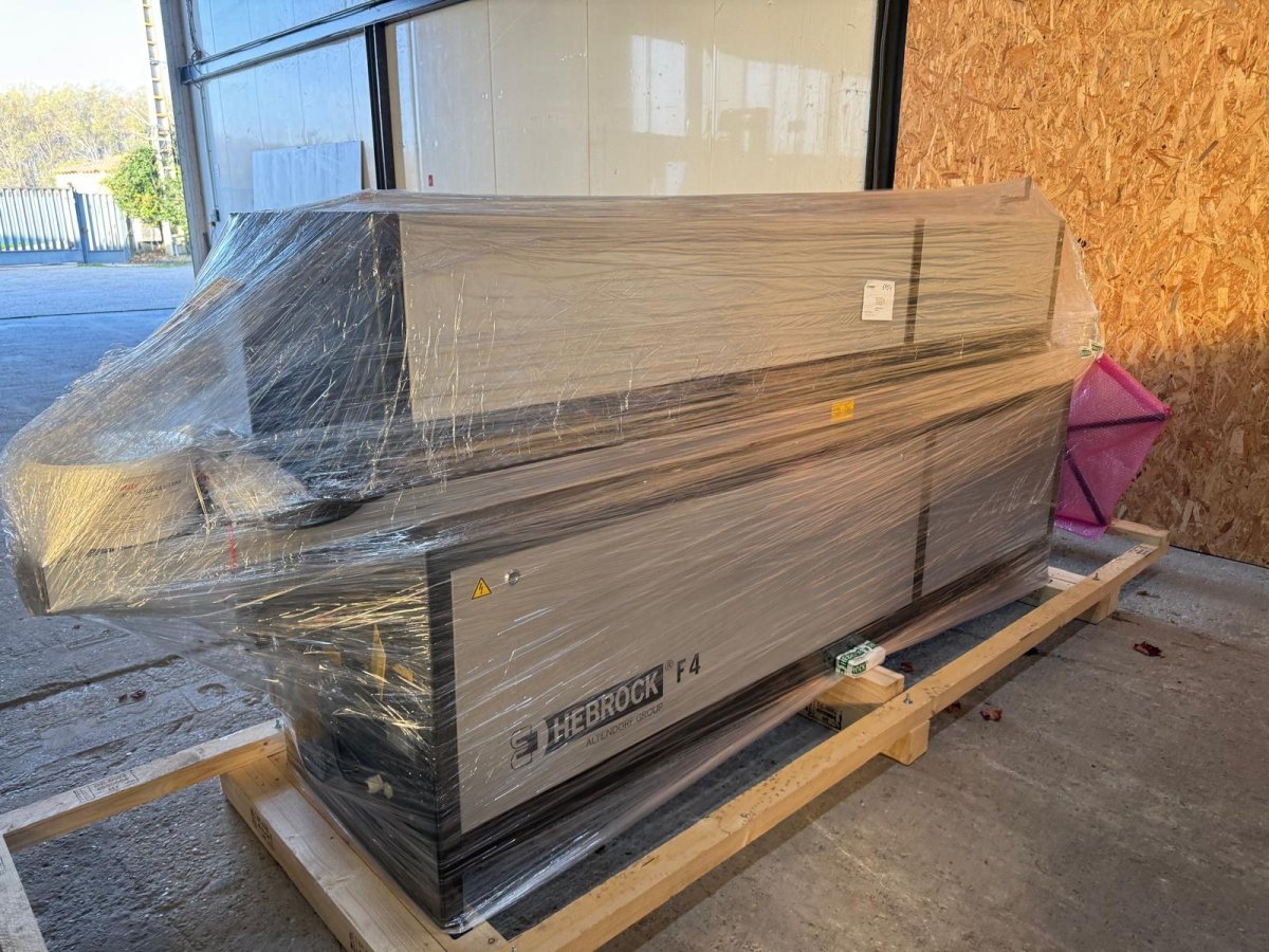 Photo Plaqueuse de chant HEBROK Type F4 - F5009