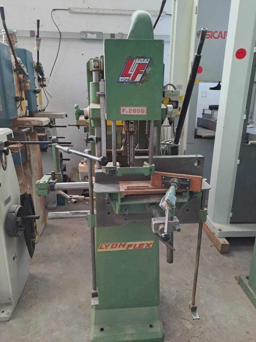Photo Mortaiseuse à chaîne LYON FLEX F2056