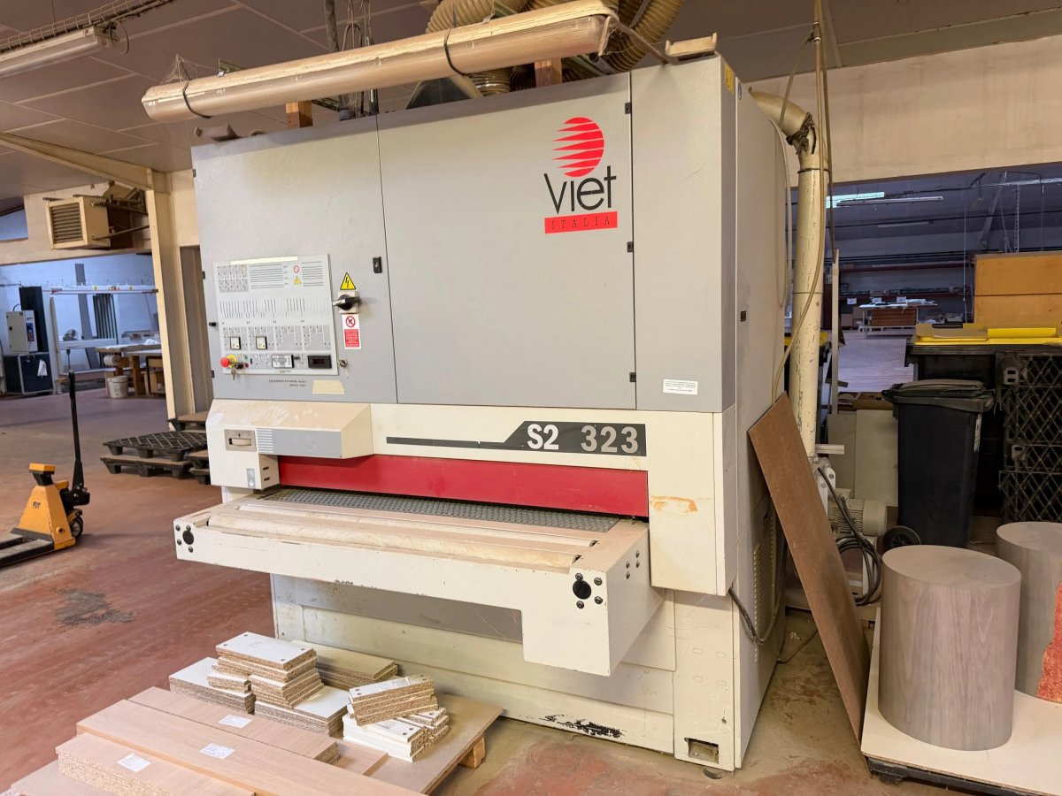 Photo PONCEUSE LARGE BANDES VIET S2 323