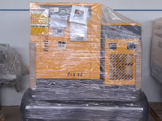 FIRSTAIR FAS11 AT 500 screw compressor