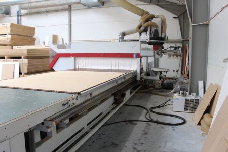 Photo Centre d'usinage NESTING 5 AXES MASTERWOOD M5 21.42 avec chargeur/déchargement