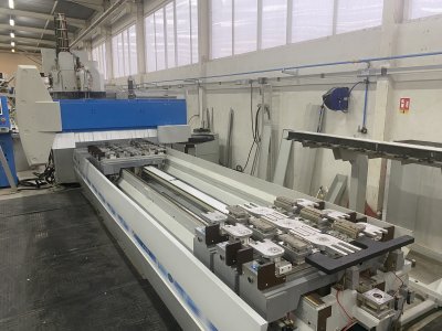 Photo Centre d'usinage MASTERWOOD 4 WIN Spéciale fabrication menuiserie extérieur bois