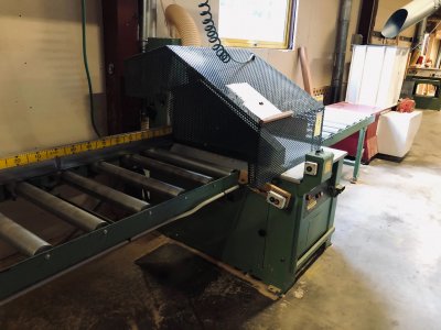 Photo Tronçonneuse avec rouleaux d'avance automatique AGAZZANI T17