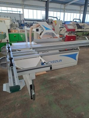 Photo Scie à format Astra 400 CASOLIN