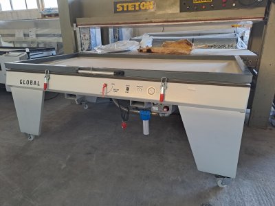 Photo Presse à vide avec membrane de marque GLOBAL VACUUM