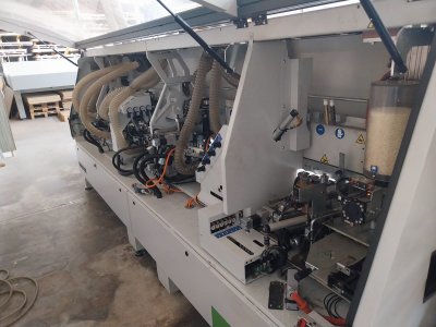 Photo Plaqueuse de Chant BIESSE EDGE AKRON 1440-A Numérique 