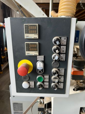 Photo PLAQUEUSE DE CHANT BIESSE AKRON 1320