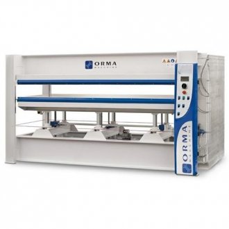 Photo PRESSE HYDRAULIQUE A PLATEAUX CHAUFFANTS ORMA MODÈLE  NPC 6/95-DIGIT