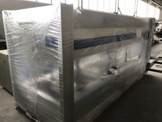 Photo PRESSE HYDRAULIQUE A PLATEAUX CHAUFFANTS ORMA MODÈLE  NPC 6/95-DIGIT