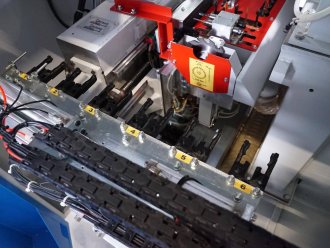 Photo SPEEDY II machining and drilling center from below